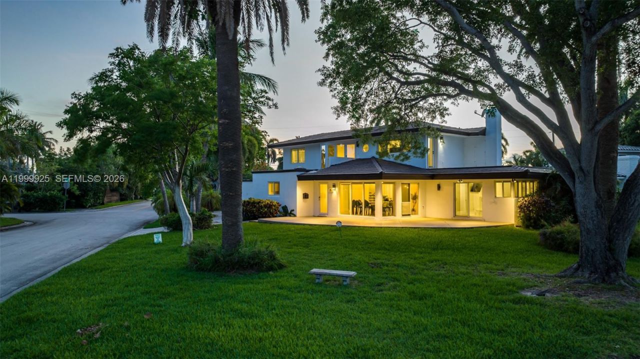 911 N Northlake Dr, Hollywood, FL 33019 Photo