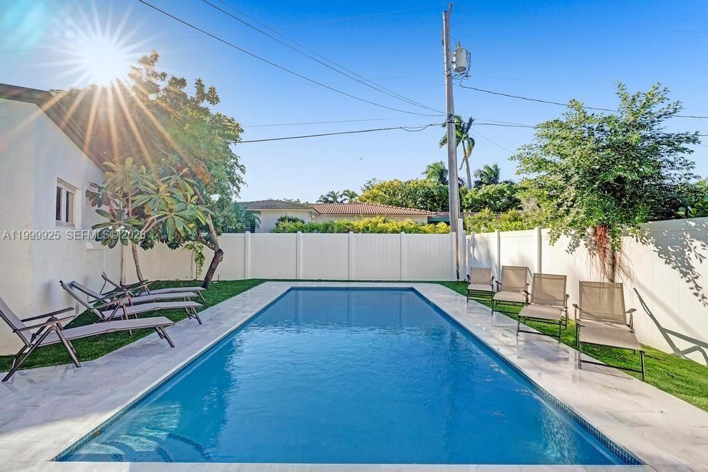 911 N Northlake Dr, Hollywood, FL 33019 Photo