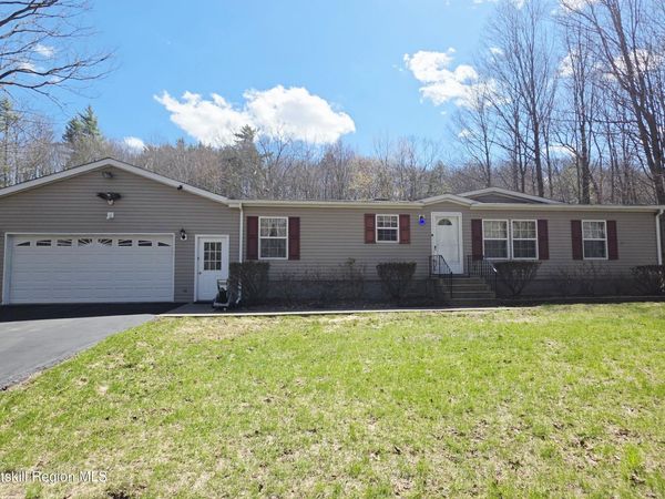 141 Old S Durham Highway, Acra, NY 12405