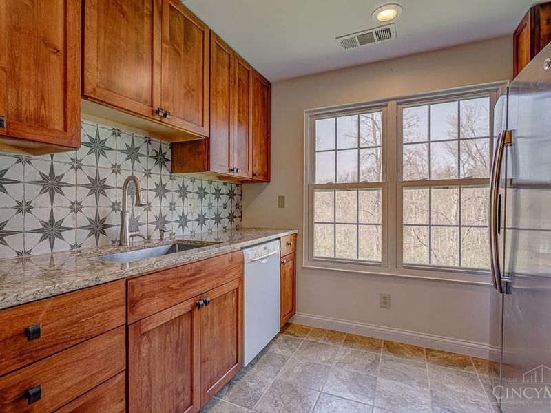 6338 Eagles Lake Drive, Green Township, OH 45248 Photo 13