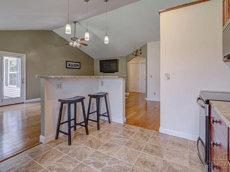 6338 Eagles Lake Drive, Green Township, OH 45248 Photo 14