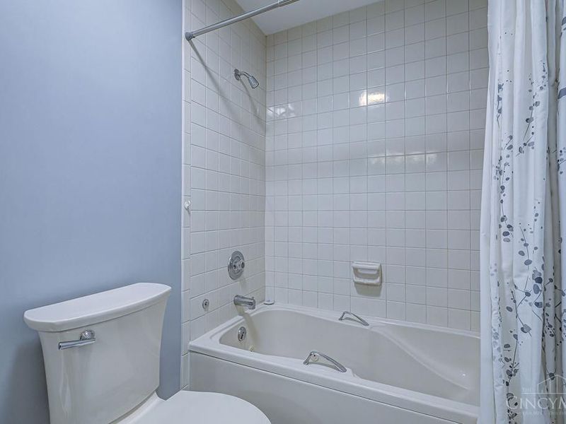 6338 Eagles Lake Drive, Green Township, OH 45248 Photo 22