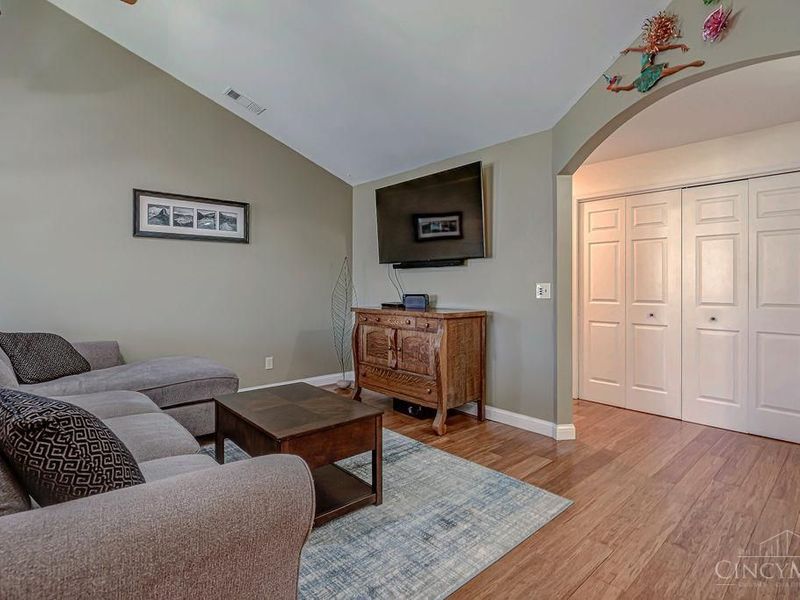 6338 Eagles Lake Drive, Green Township, OH 45248 Photo 8