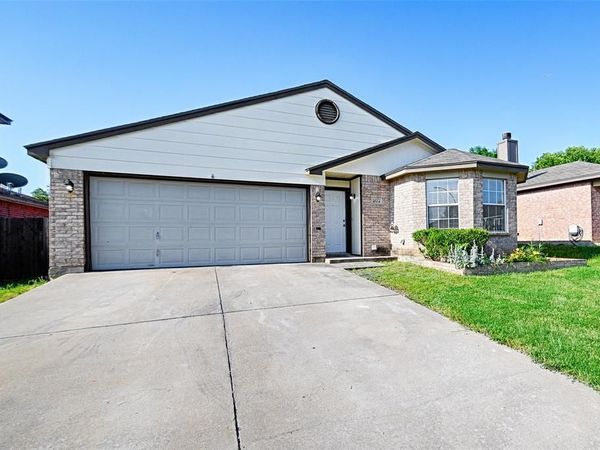 4524 Brimstone Drive, Fort Worth, TX 76244