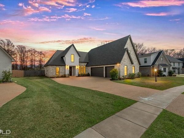 217 Conti Way , Bossier City, LA 71111