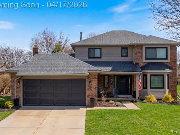 240 Parkland Drive, Rochester Hills, MI 48307
