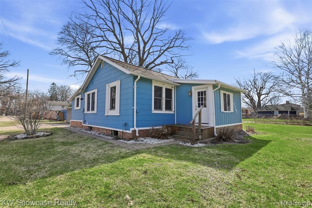 3503 Watkins Lake Road, Waterford Township, MI 48328 Main Photo