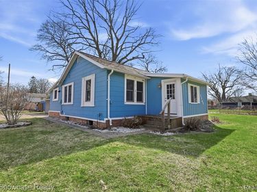 3503 Watkins Lake Road, Waterford Twp, MI 48328