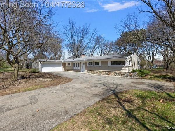 32430 Nottingham Knolls, Farmington Hills, MI 48334