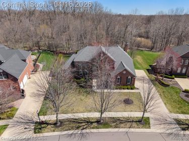 25686 Shoreline Drive, Novi, MI 48374