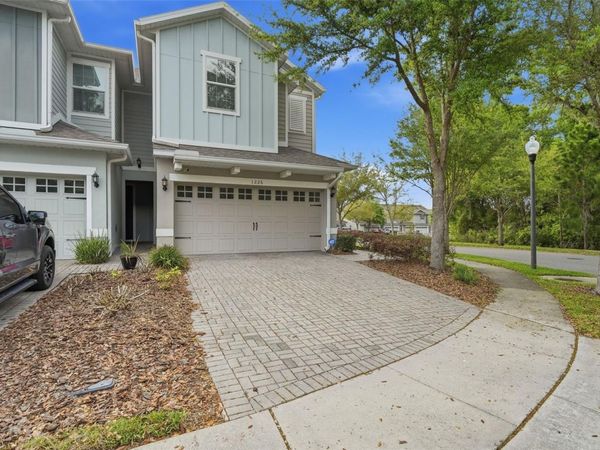 1226 E 10TH STREET, APOPKA, FL 32703