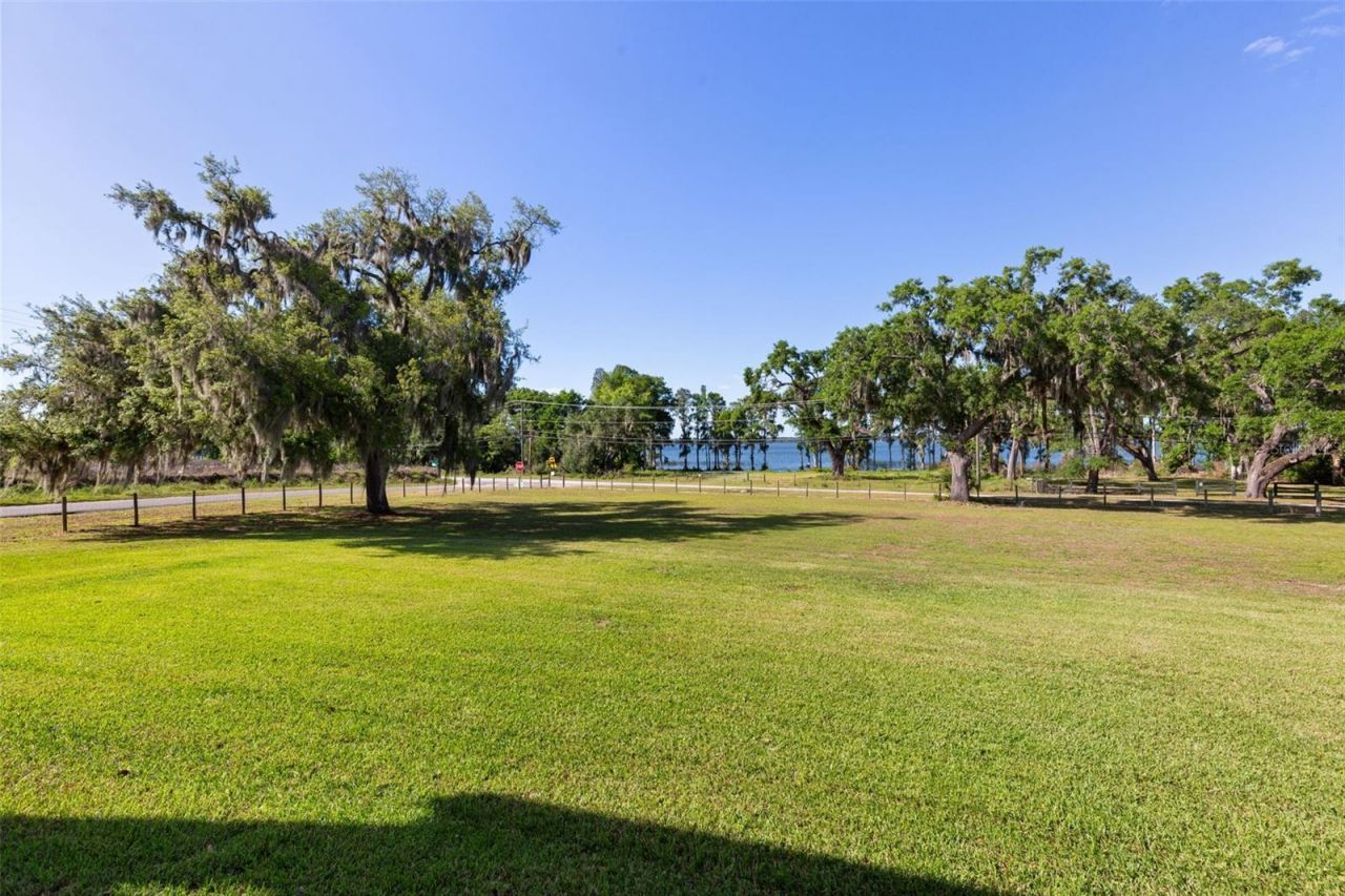 3321 N Kingsway Road, Thonotosassa, FL 33592 Photo