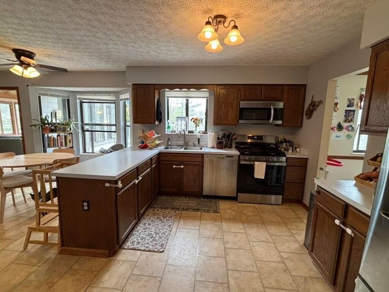 615 Ozem Gardner Way , Westerville, OH 43081 Photo 4