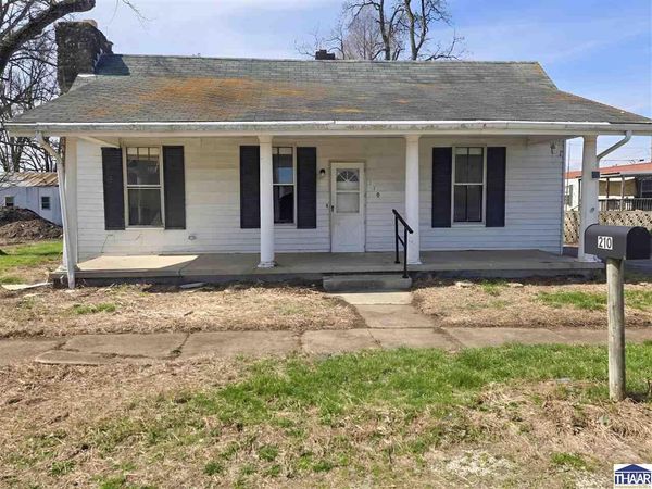 210 N Lessie St., Worthington, IN 47471