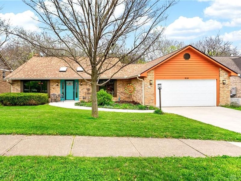 210 Foliage Lane, Springboro, OH 45066 Photo 1