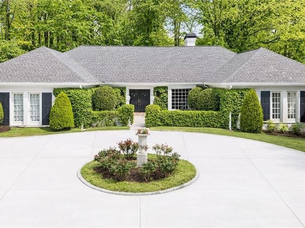 875 Heards Ferry Road, Atlanta, GA 30328