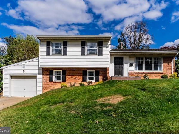 837 W FOXCROFT DRIVE , CAMP HILL, PA 17011