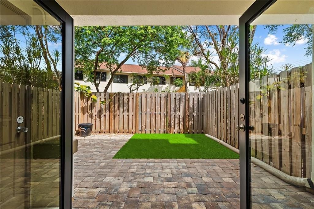 247 City View Drive, Fort Lauderdale, FL 33311 Photo