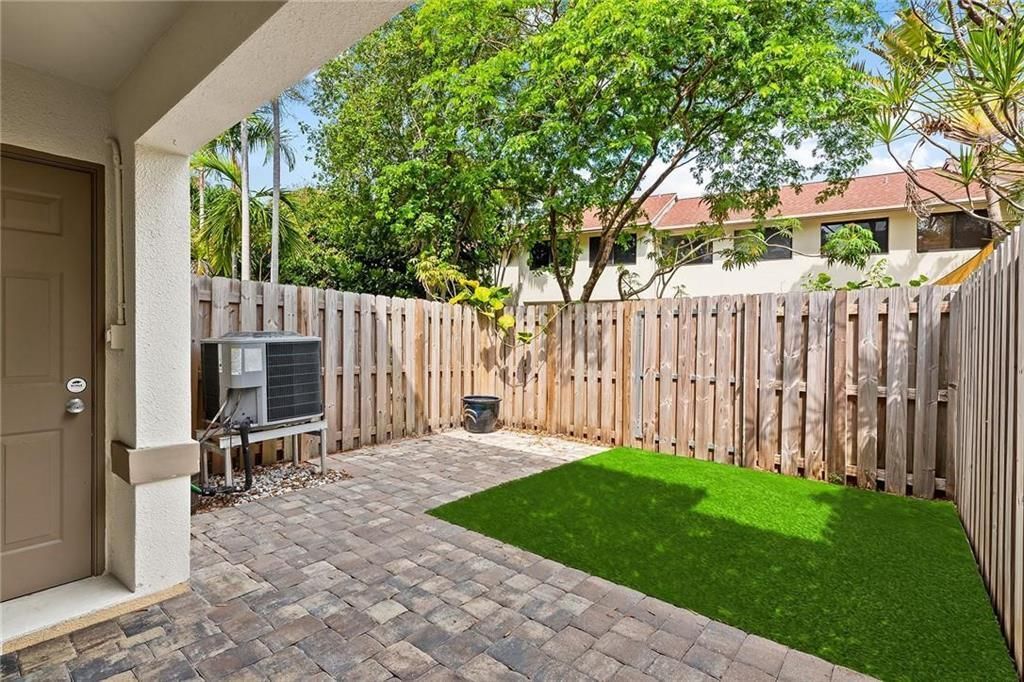 247 City View Drive, Fort Lauderdale, FL 33311 Photo