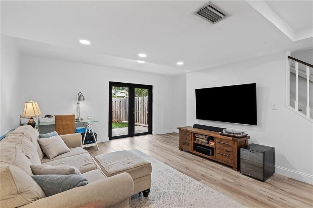 247 City View Drive, Fort Lauderdale, FL 33311 Photo