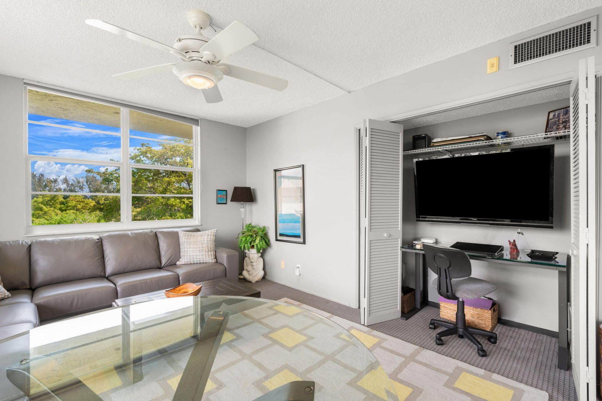 545 Oaks Lane, Unit 501, Pompano Beach, FL 33069 Photo