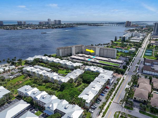 801 Lake Shore Drive, Unit 414, Lake Park, FL 33403