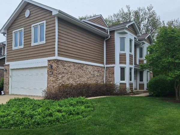 110 WOODSTONE Drive, Buffalo Grove, IL 60089