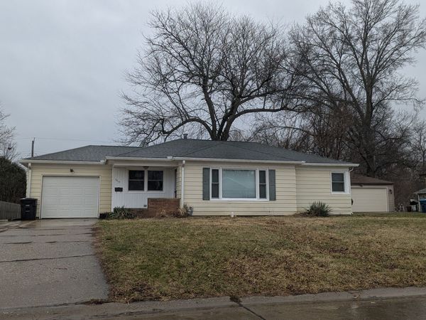 3919 35th Street , Rock Island, IL 61201