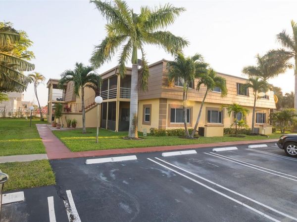 8900 NW 38th Dr , Unit 4, Coral Springs, FL 33065