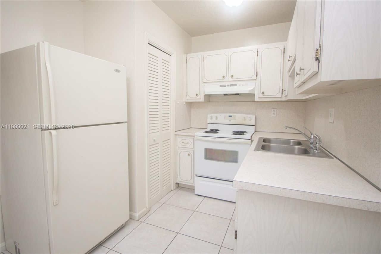 8900 NW 38th Dr, Unit 4, Coral Springs, FL 33065 Photo