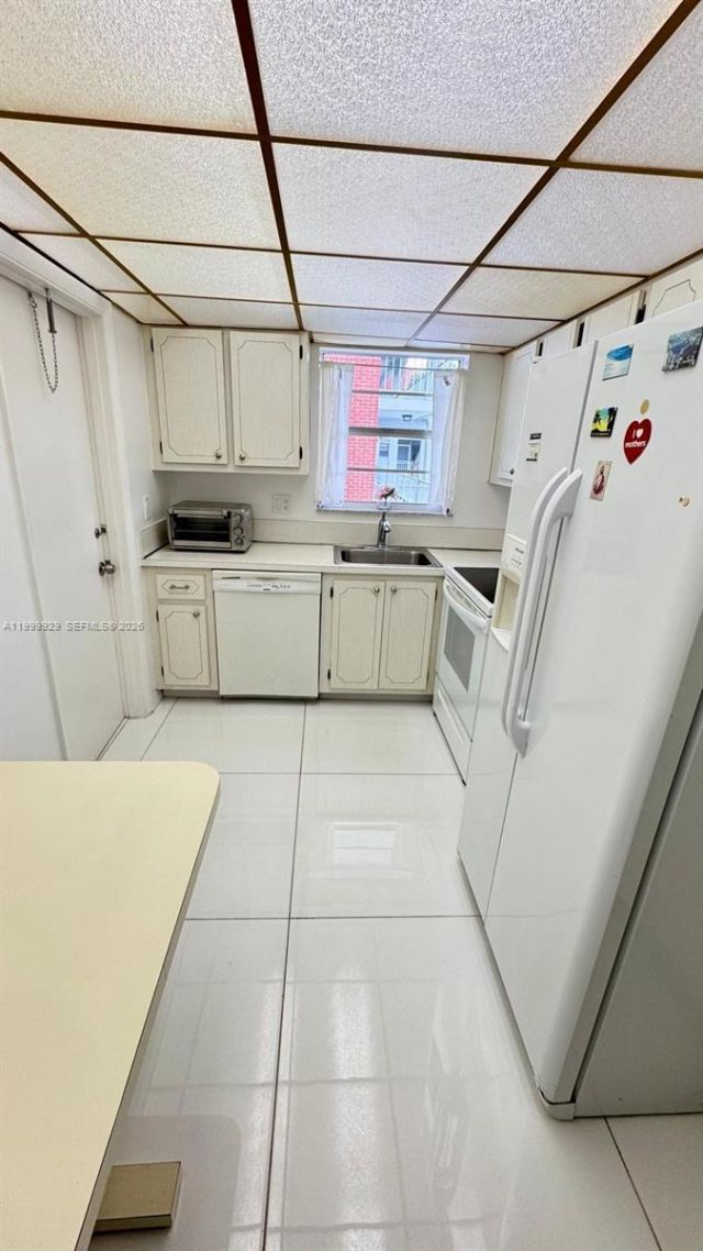 581 Blue Heron Drive, Unit 221-B, Hallandale Beach, FL 33009 Photo