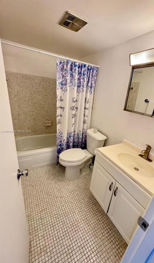 581 Blue Heron Drive, Unit 221-B, Hallandale Beach, FL 33009 Photo