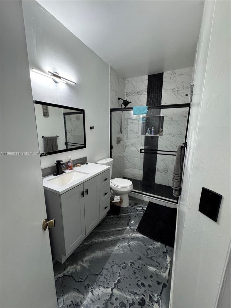 8270 NW 191st Ln, Unit 13L, Hialeah, FL 33015 Photo