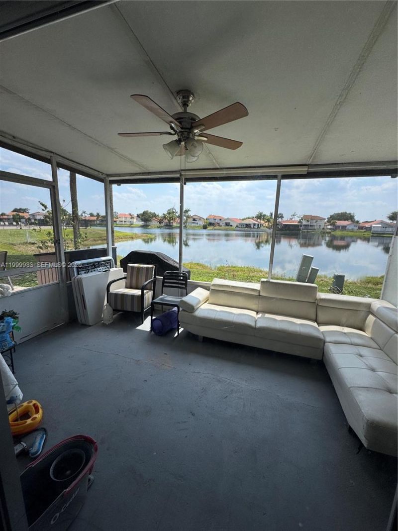 8270 NW 191st Ln, Unit 13L, Hialeah, FL 33015 Photo