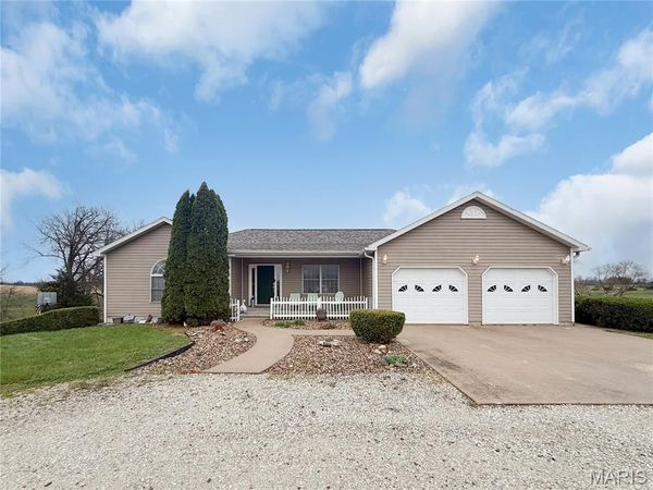 26253 State Highway 6, Maywood, MO 63454