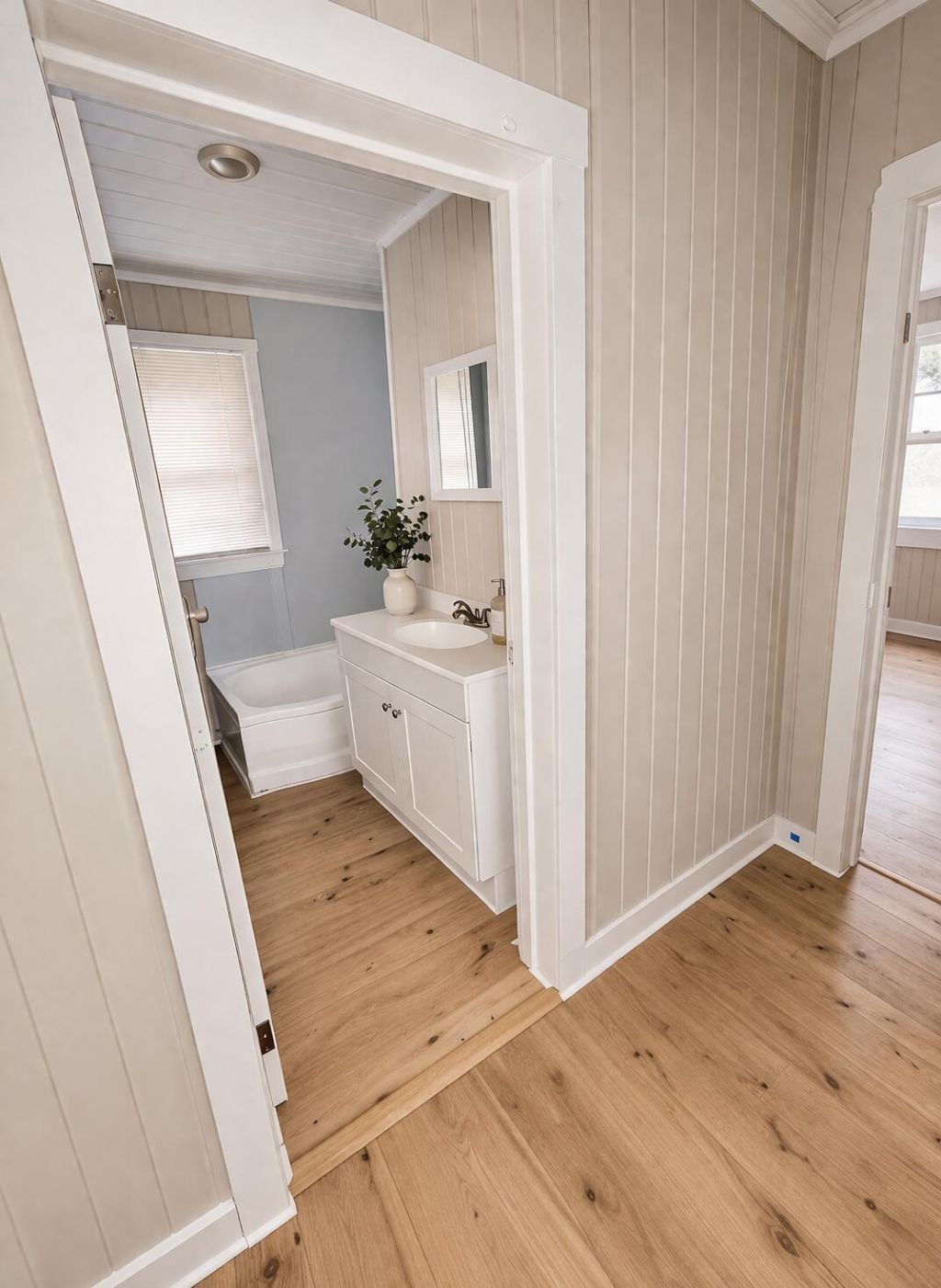 103 Holly St E Photo 5