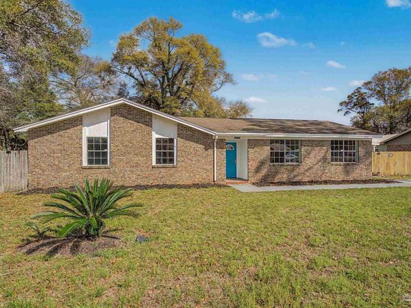 6535 Kennington Cir, Milton, FL 32570