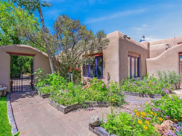 29 La Barbaria Road , Santa Fe, NM 87505