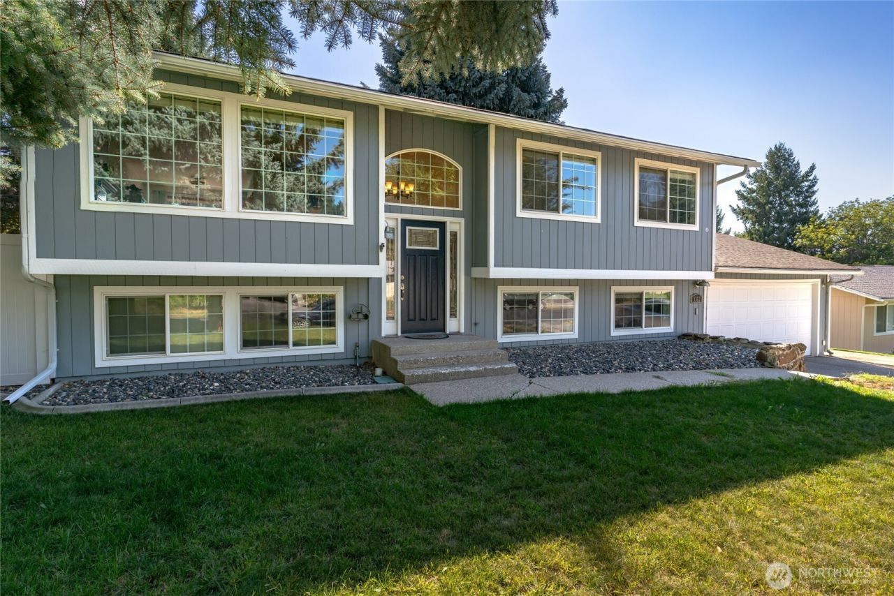 1312 Bel Air Drive, East Wenatchee, WA 98802 Main Photo