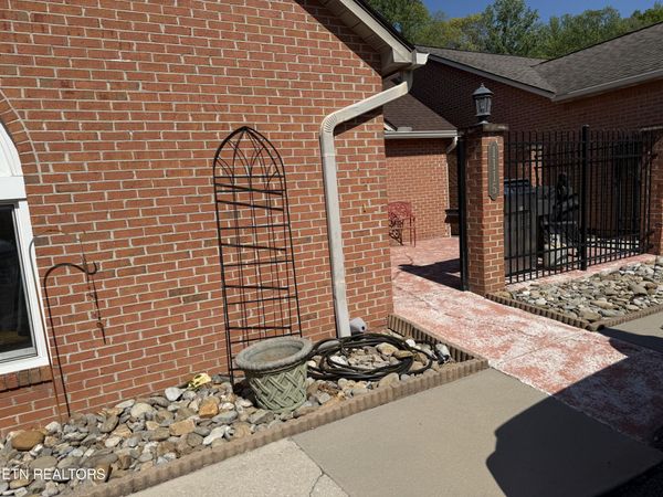 1115 Fairgrounds Court, Kingston, TN 37763