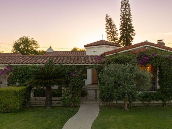 3975 Sutro Avenue, Los Angeles, CA 90008