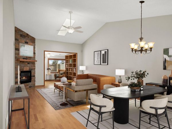 2817 Jordan Drive, Woodbury, MN 55125