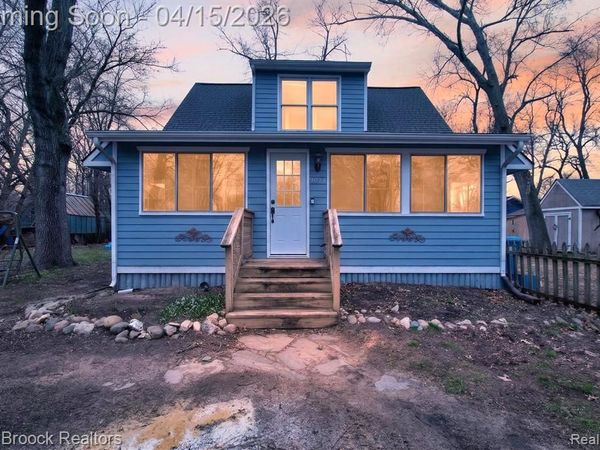 9024 MANDON Road, White Lake Twp, MI 48386