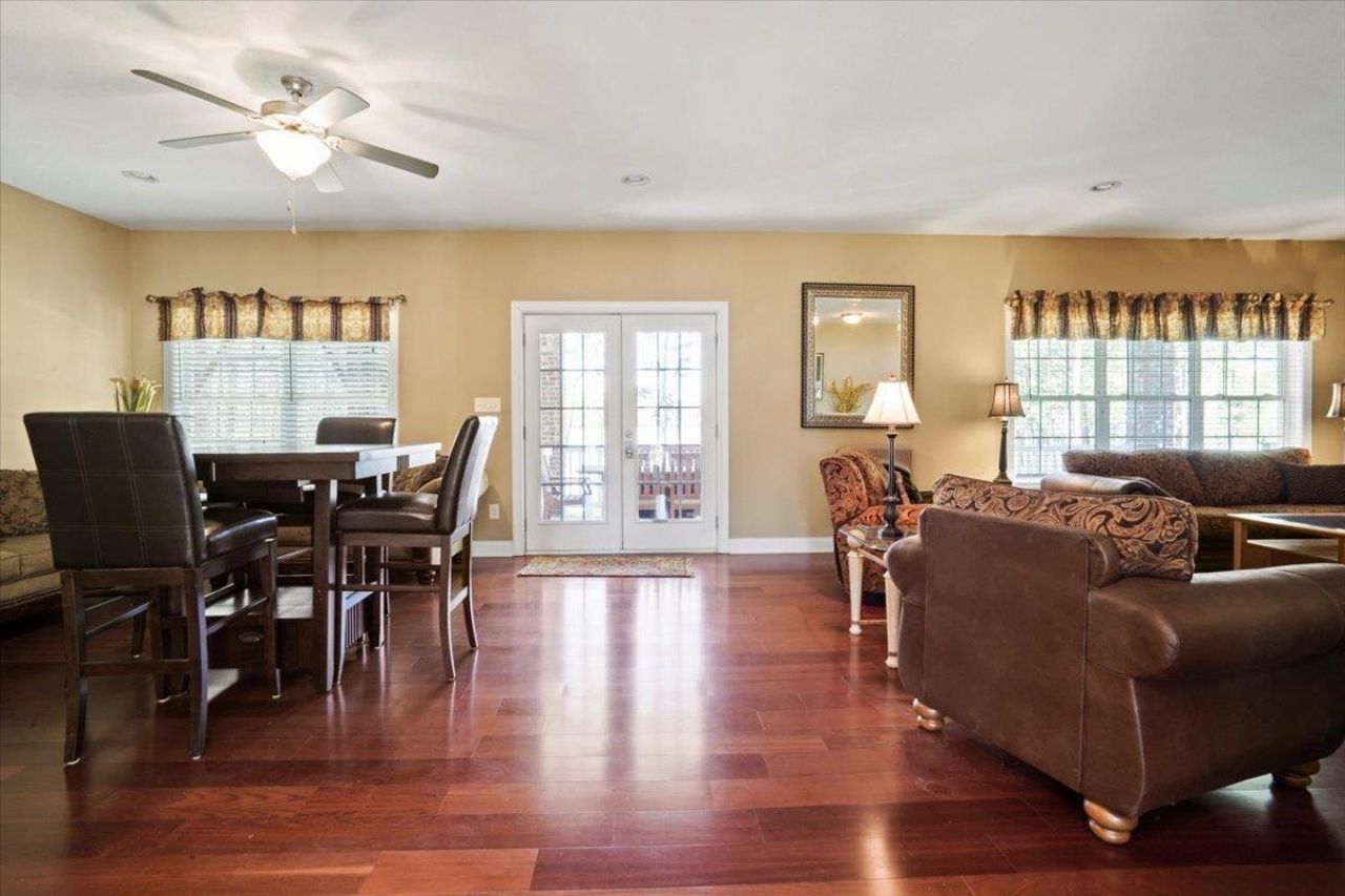 4472 River Rd.  Photo 12