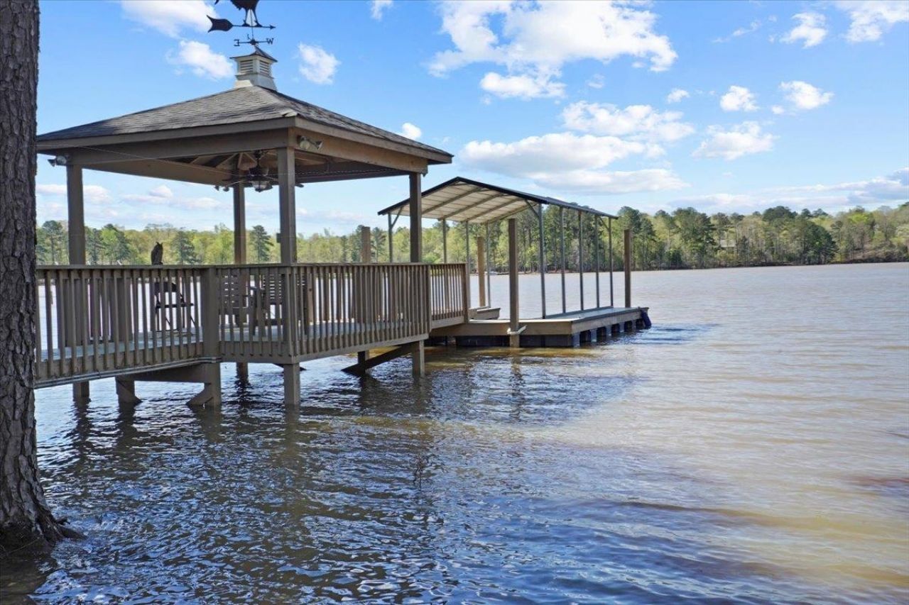 4472 River Rd.  Photo 7