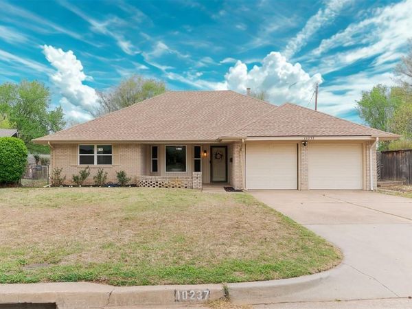 10237 Stoneham Avenue, Oklahoma City, OK 73120