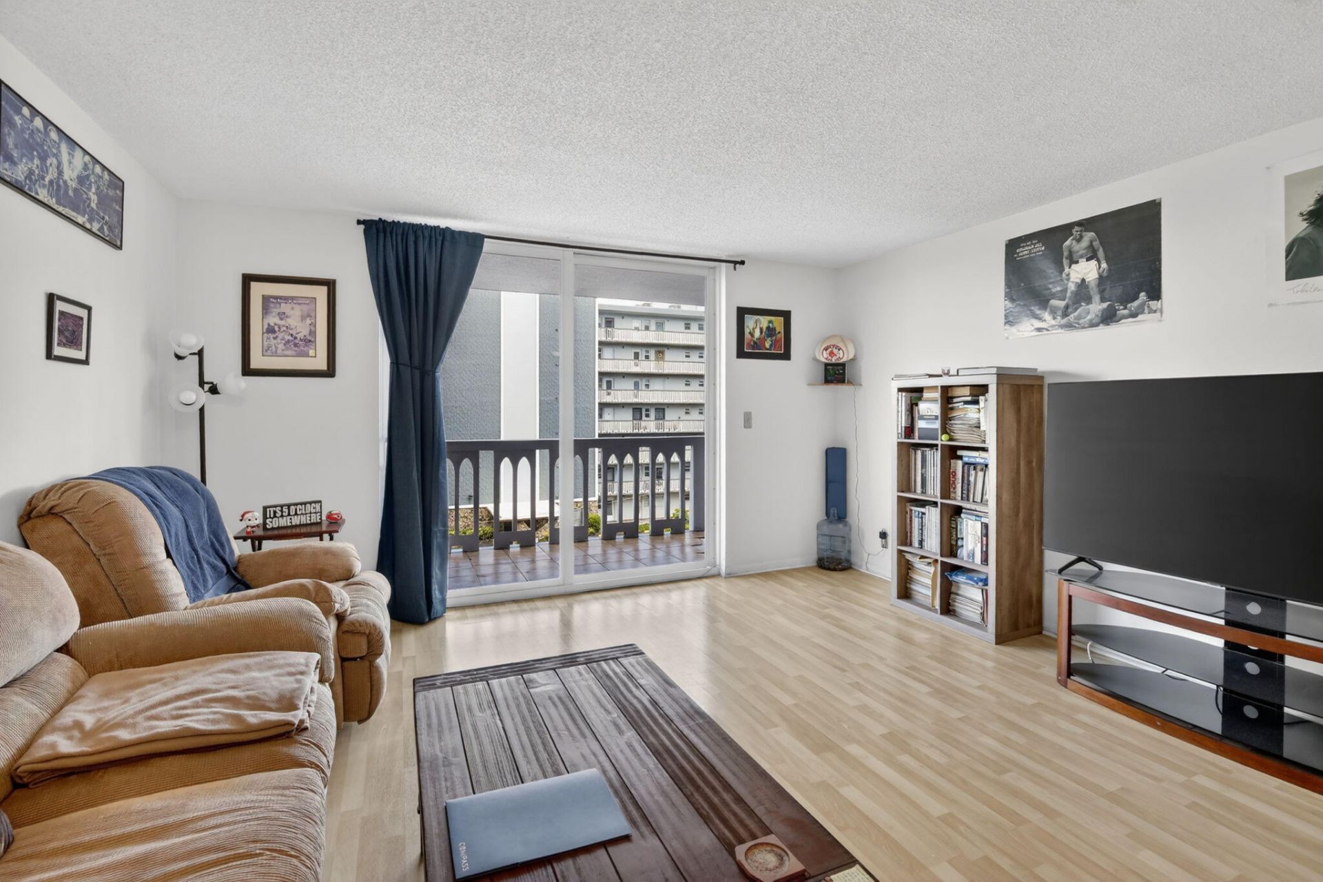 400 NE 12th Avenue, Unit 405, Hallandale Beach, FL 33009 Photo