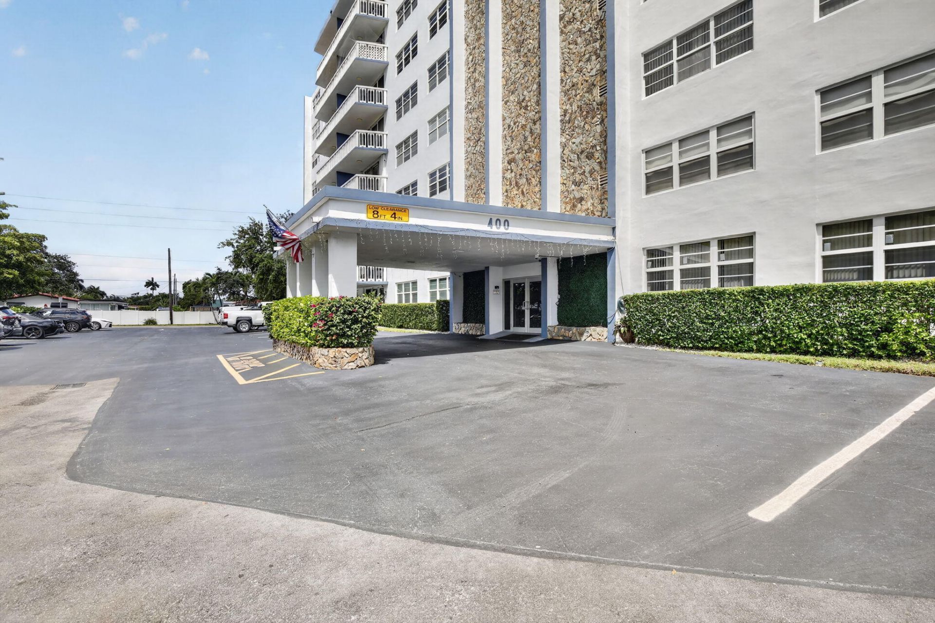 400 NE 12th Avenue, Unit 405, Hallandale Beach, FL 33009 Photo