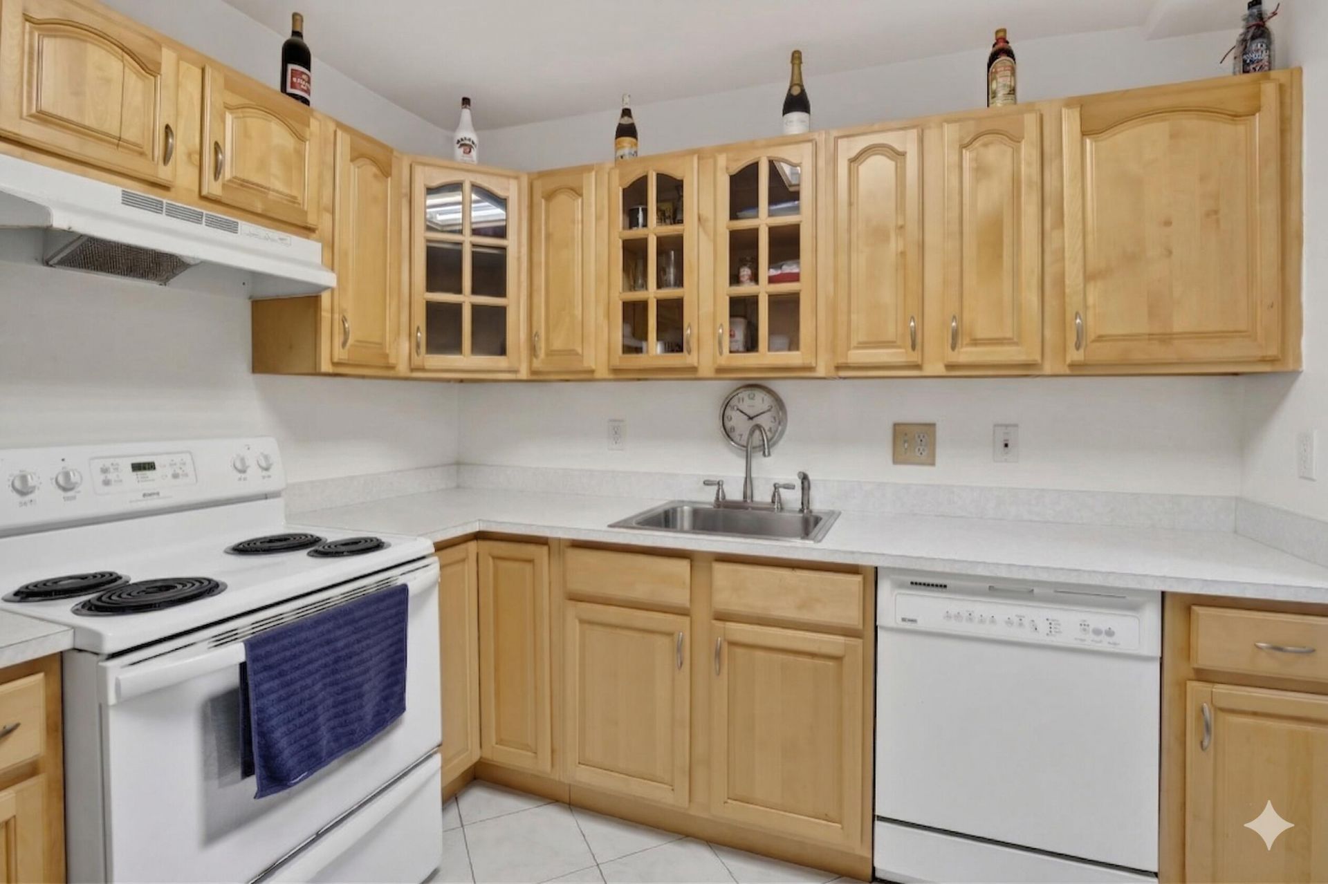 400 NE 12th Avenue, Unit 405, Hallandale Beach, FL 33009 Photo