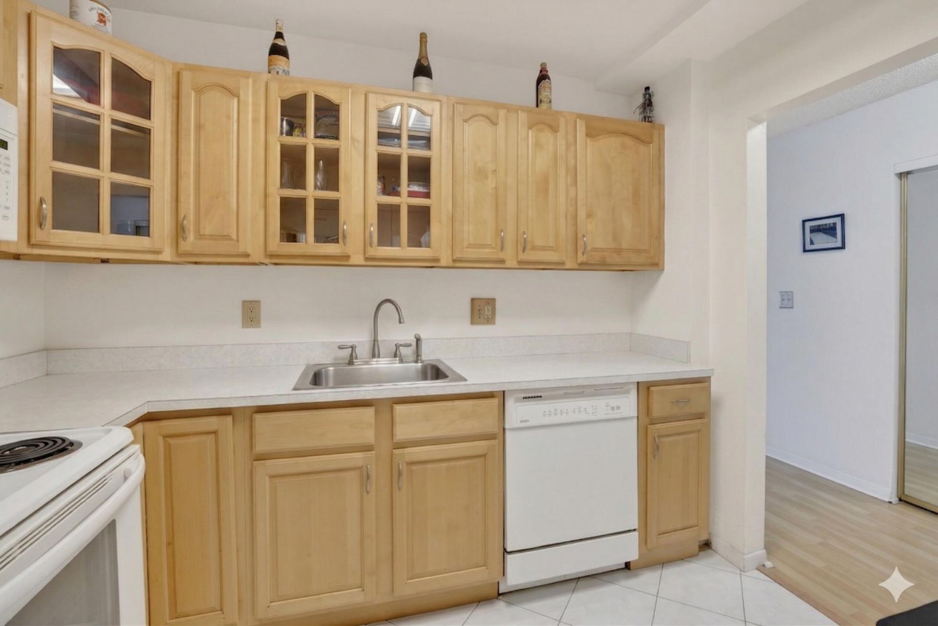 400 NE 12th Avenue, Unit 405, Hallandale Beach, FL 33009 Photo